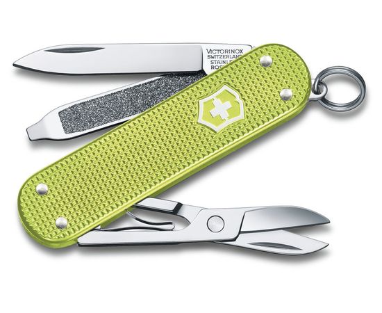  Нож перочинный Victorinox Classic Lime Twist (0.6221.241G) 58мм 7функц. карт.коробка 