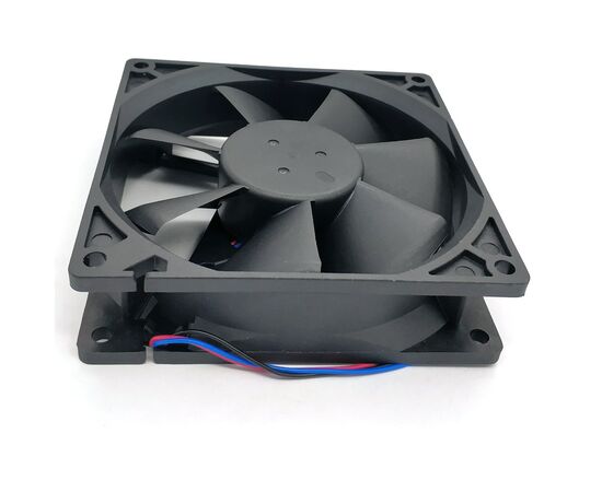  Вентилятор 90 мм Gembird FANCASE2, 90x90x25, 3 pin, 2800 rpm, втулка (sleeve), MTBF: 30000 часов, длина провода 30 см 