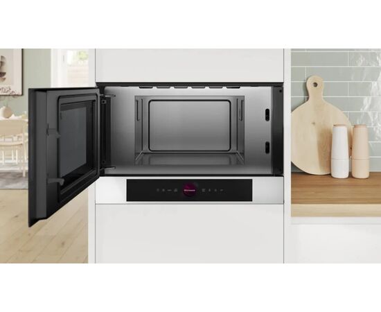  Встраиваемая микроволновая печь BOSCH BFL7221W1 белый 900Вт, 5 режимов, инвертер, 21 л, петли слева 