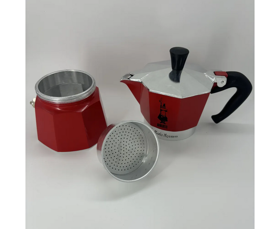  Гейзерная кофеварка Bialetti Moka Express Rossa 4942 на 3 чашки 